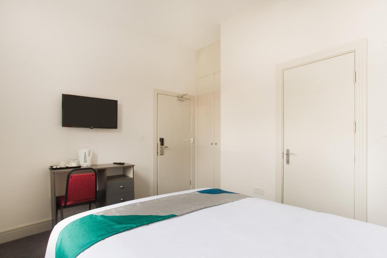 Civic Hotel Хаунслоу Экстерьер фото
